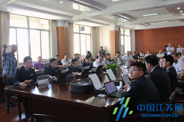 江蘇亮彩LED小間距亮相泰州市衛(wèi)生監(jiān)督所衛(wèi)生監(jiān)督執(zhí)法全過程現(xiàn)場(chǎng)展示工作會(huì)議