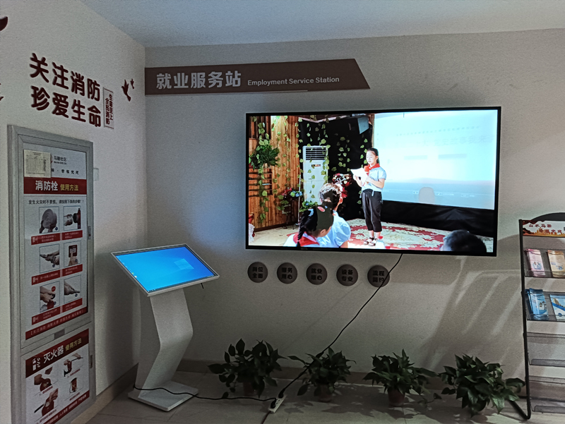 無錫某社區廣告機